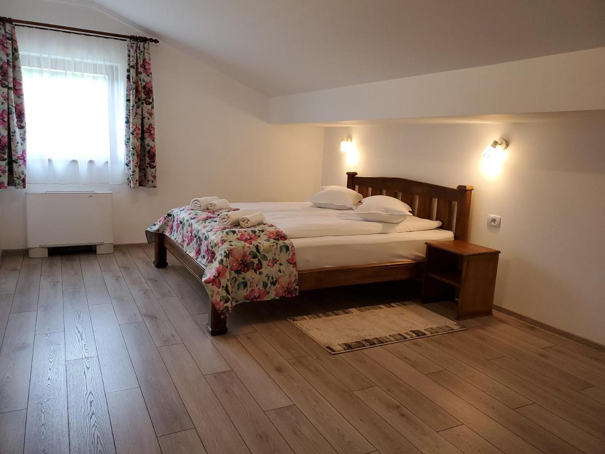 Pensiunea Casa Brancovenilor Sîmbăta de Sus Esterno foto